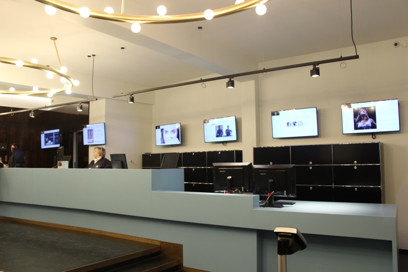 Digital Signage Showcase & Hospital